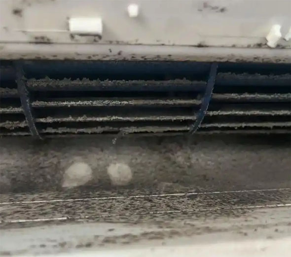 余杭空调吹的风有股烧焦味是怎么回事